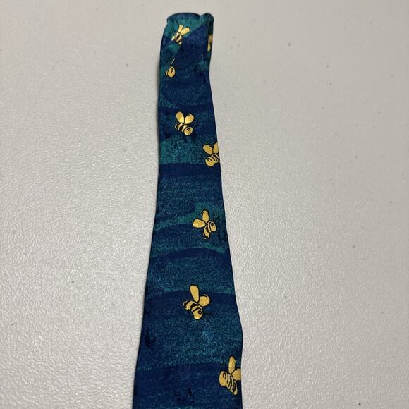 The Disney Store Winnie The Pooh Tigger Eeyore Silk Tie Made in Italy Mens Gift - Picture 10 of 11